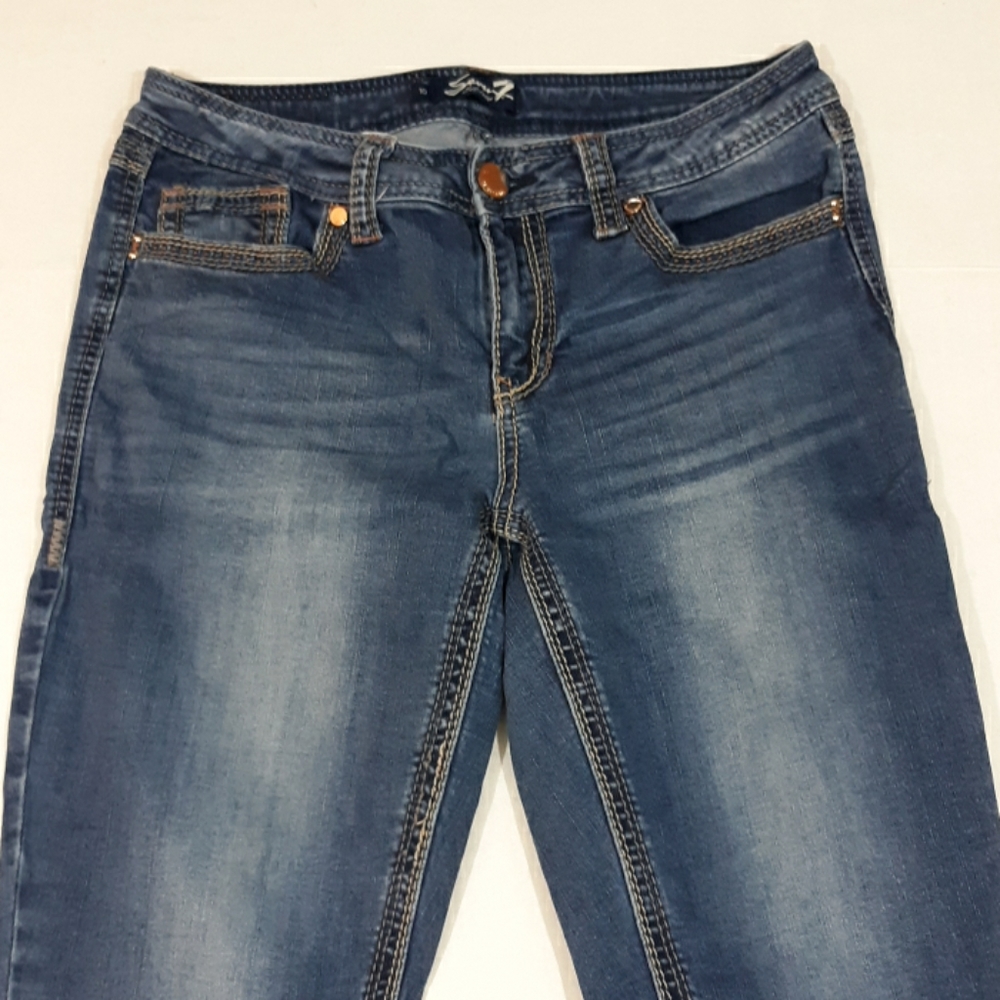 ⬇️$20 Seven7 blue jean capri pants size 10